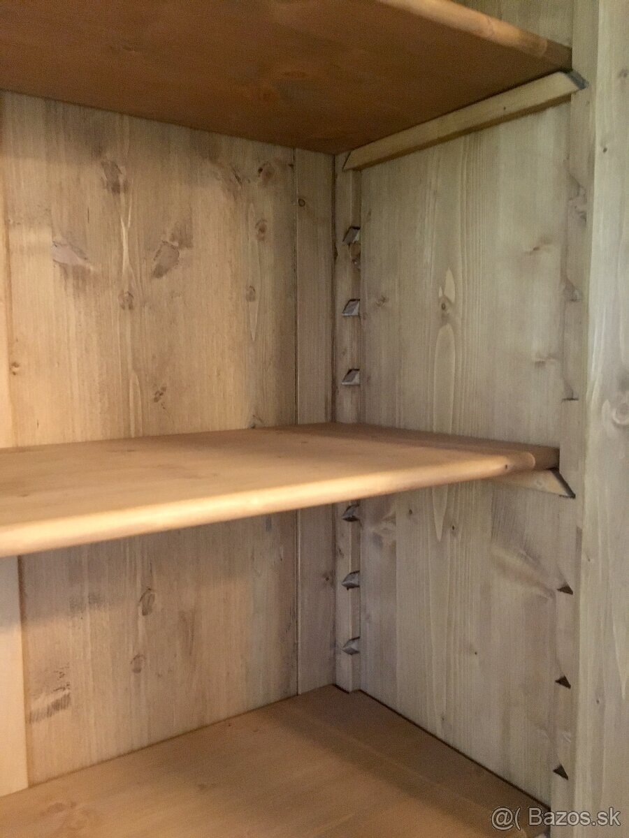 Príborník a vešiaková stena - masív - 3