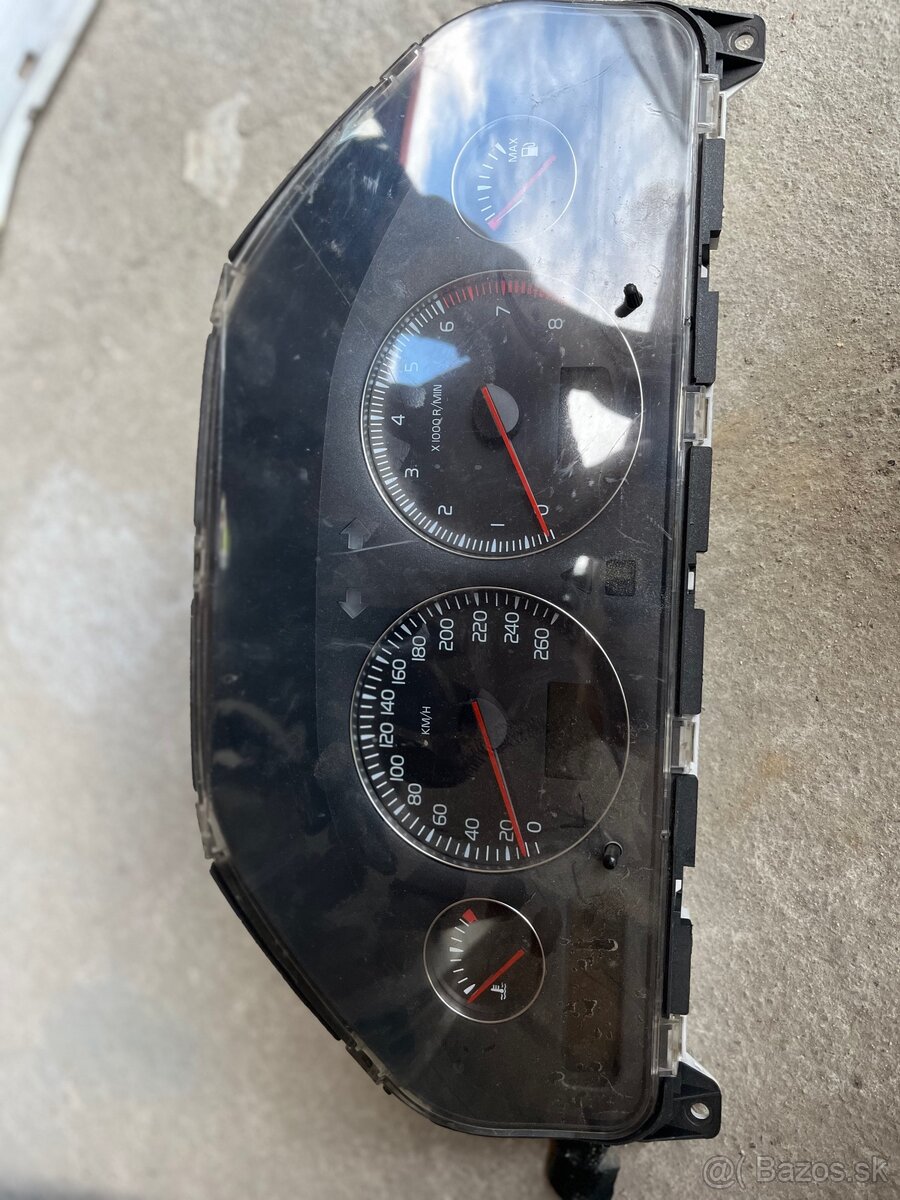 Budíky Volvo xc90 - 3