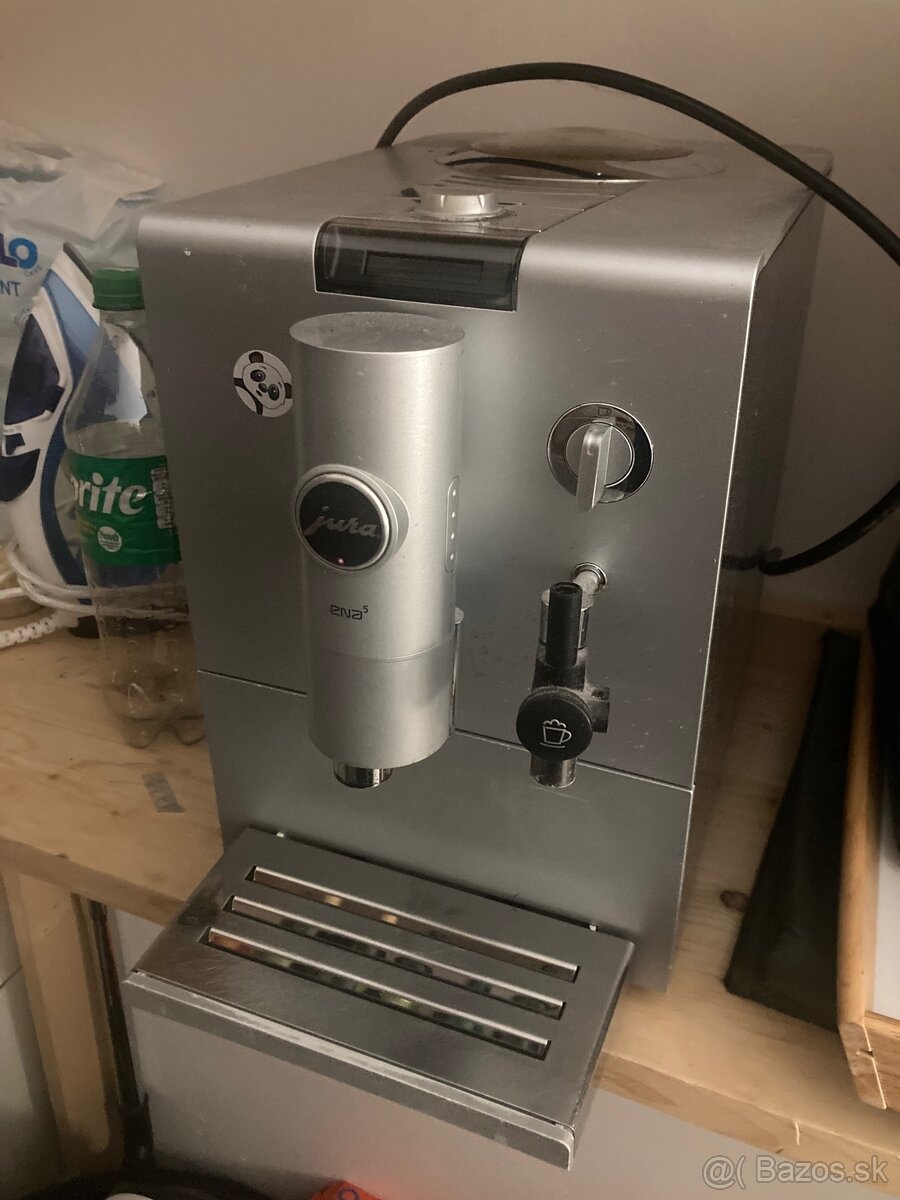 Kavovar a vstavana ruru - 3