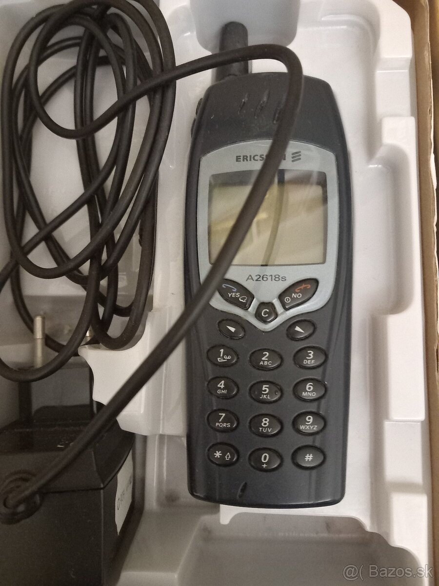 Mobil Ericsson A2618S a kancelársky telefón Panasonic - 3