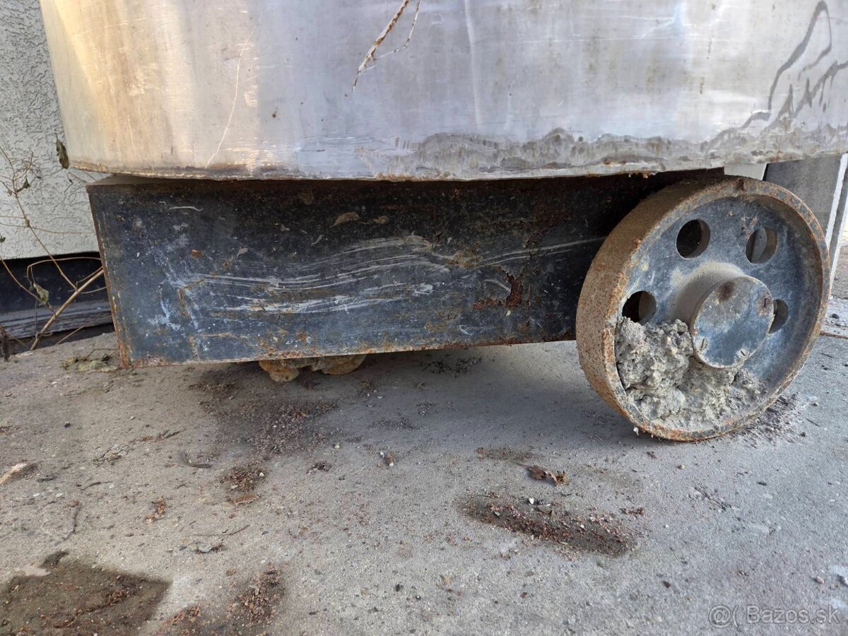 nerezový manipulačný vozík 350L - 3