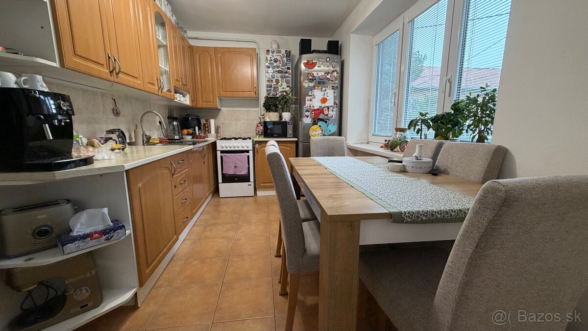 Predám 2-IZ BYT (57 m2), sídlisko STRED - 3