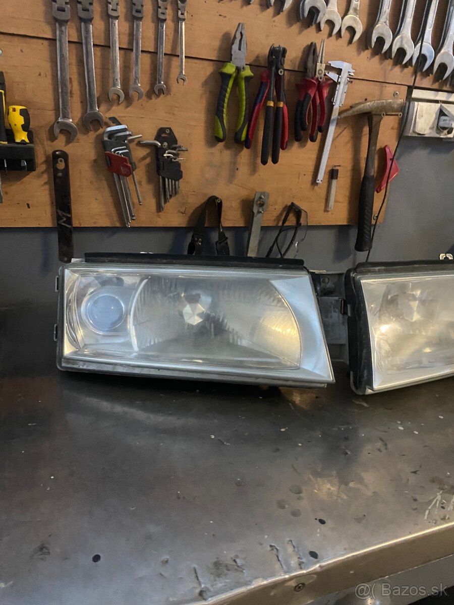 Predám predné svetla na škoda octavia 1 - 3