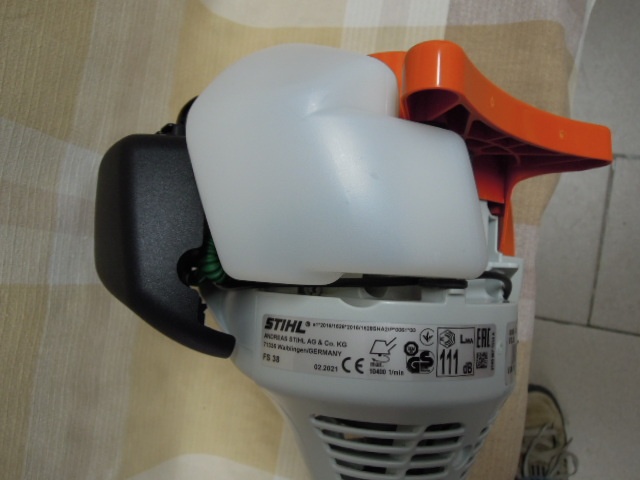 Predám vyžínač STIHL FS38 - 3