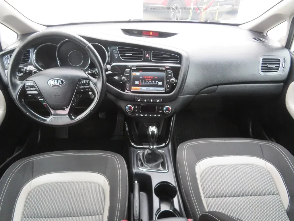 NA PRENÁJOM KIA CEED COMBI - 3