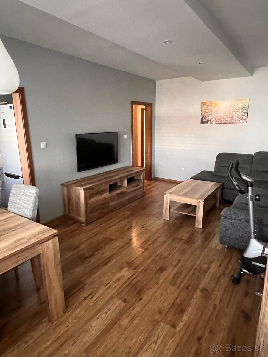 Prenájom 3 izbový byt - 3