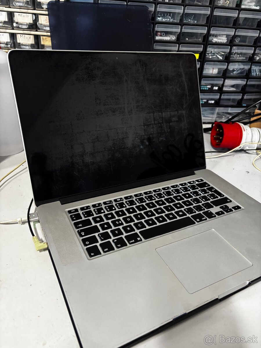Macbook pro retina 15” Mid 2015 - 3