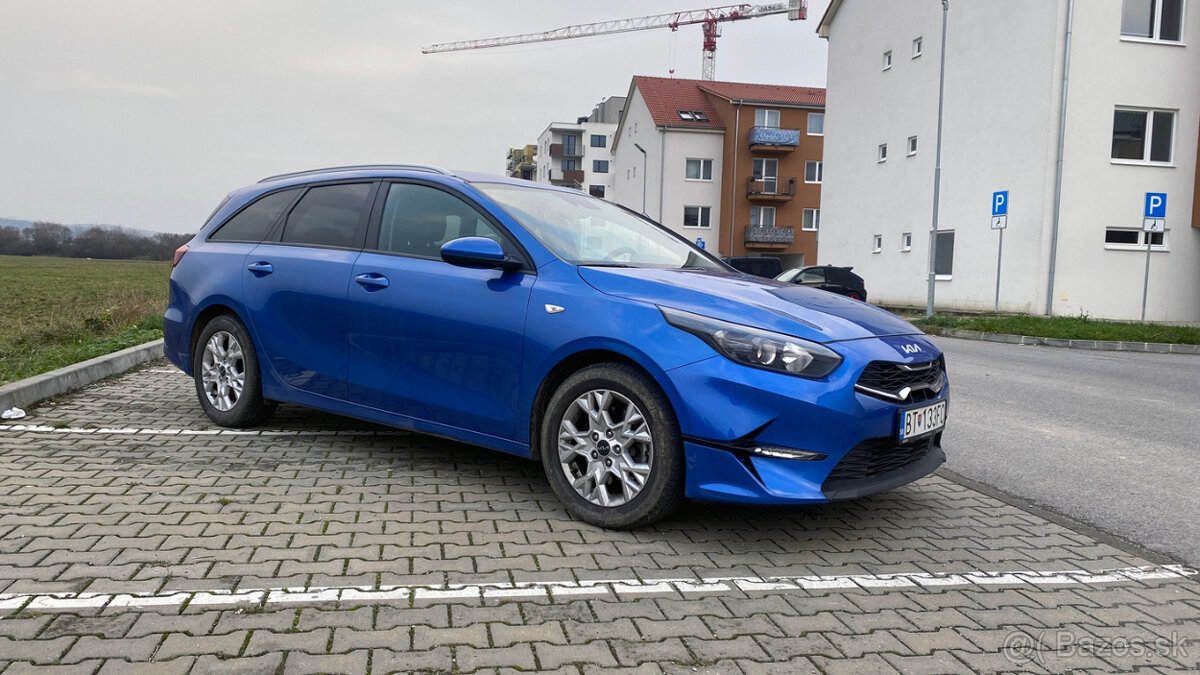 Kia Ceed SW 1.5 T-GDi Silver 118kW 6/2022 29000km TOP - 3