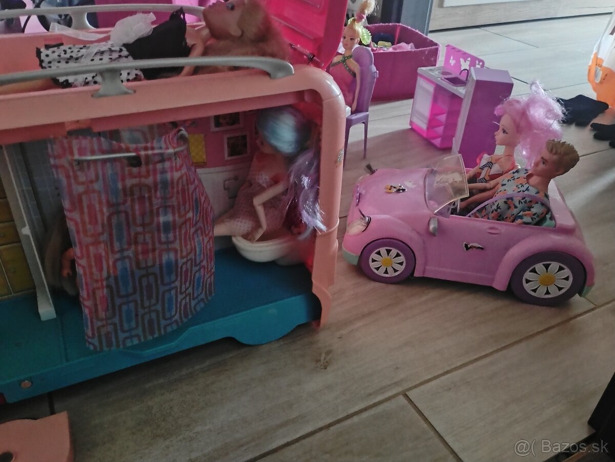 Barbie karavan+ auto + bábiky+ oblečenie - 3