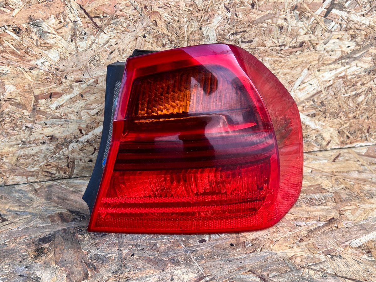 Zadné pravé svetlo BMW E90 (set) - 3