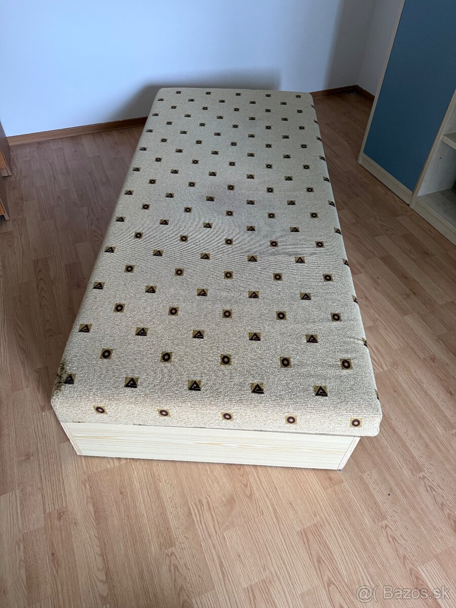 Predám posteľ s úložným priestorom - 3