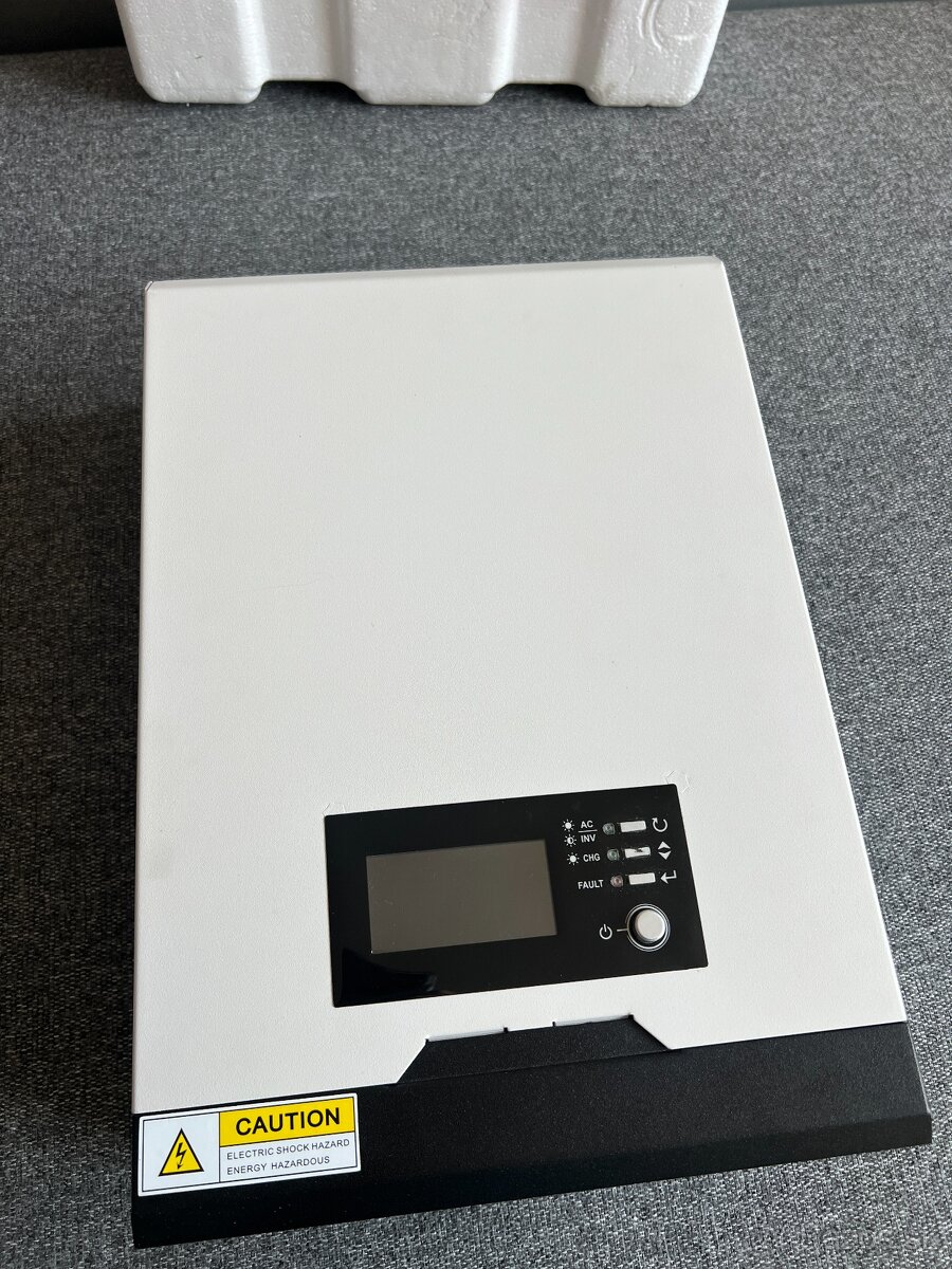 Axpert VM 12V 1000W 40A MPPT - 3