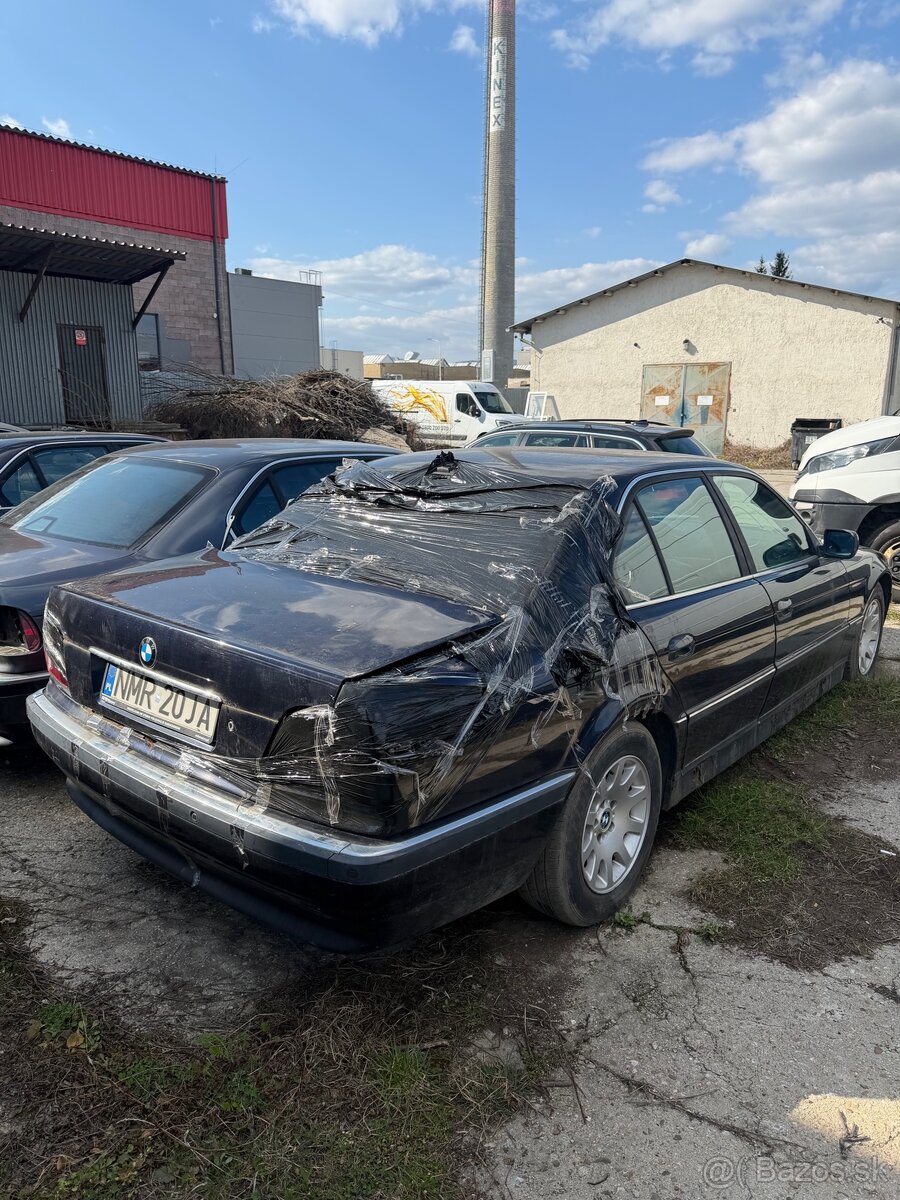Ponúkame na predaj BMW E38 740d - 3