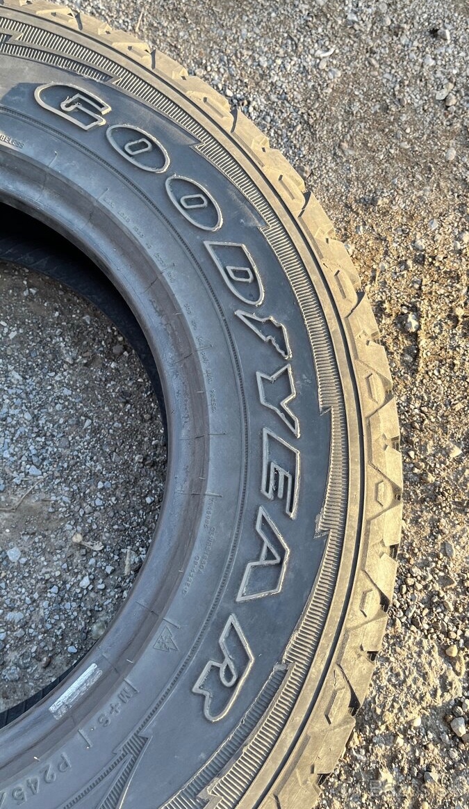 Pneu 245/75 r17