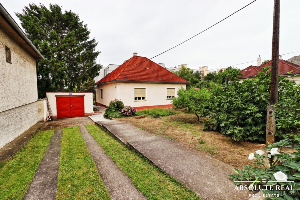 ABSOLUTE REAL/ Veľký stavebný pozemok 818 m2,DNV,ul. Na Grbe - 3