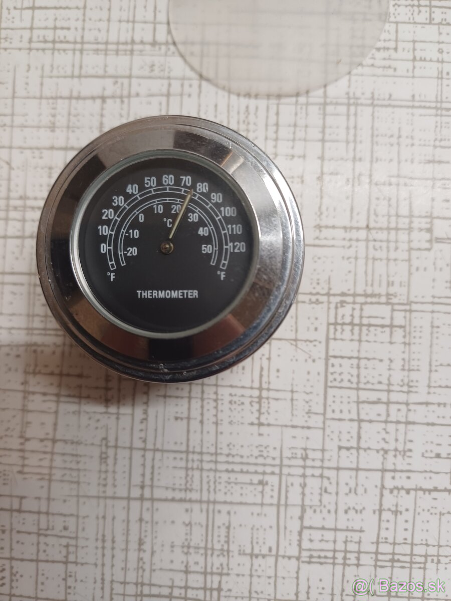 Hodiny a teplomer na riadidlá motorky. - 3