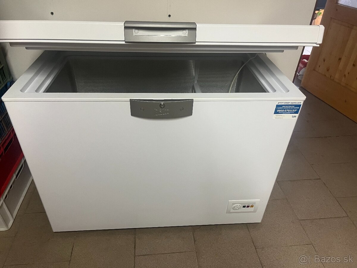 Mraznička BEKO HSA 24531 - 3