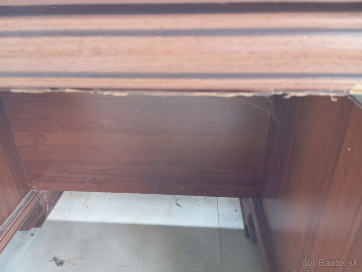 Kancelársky stôl - 3