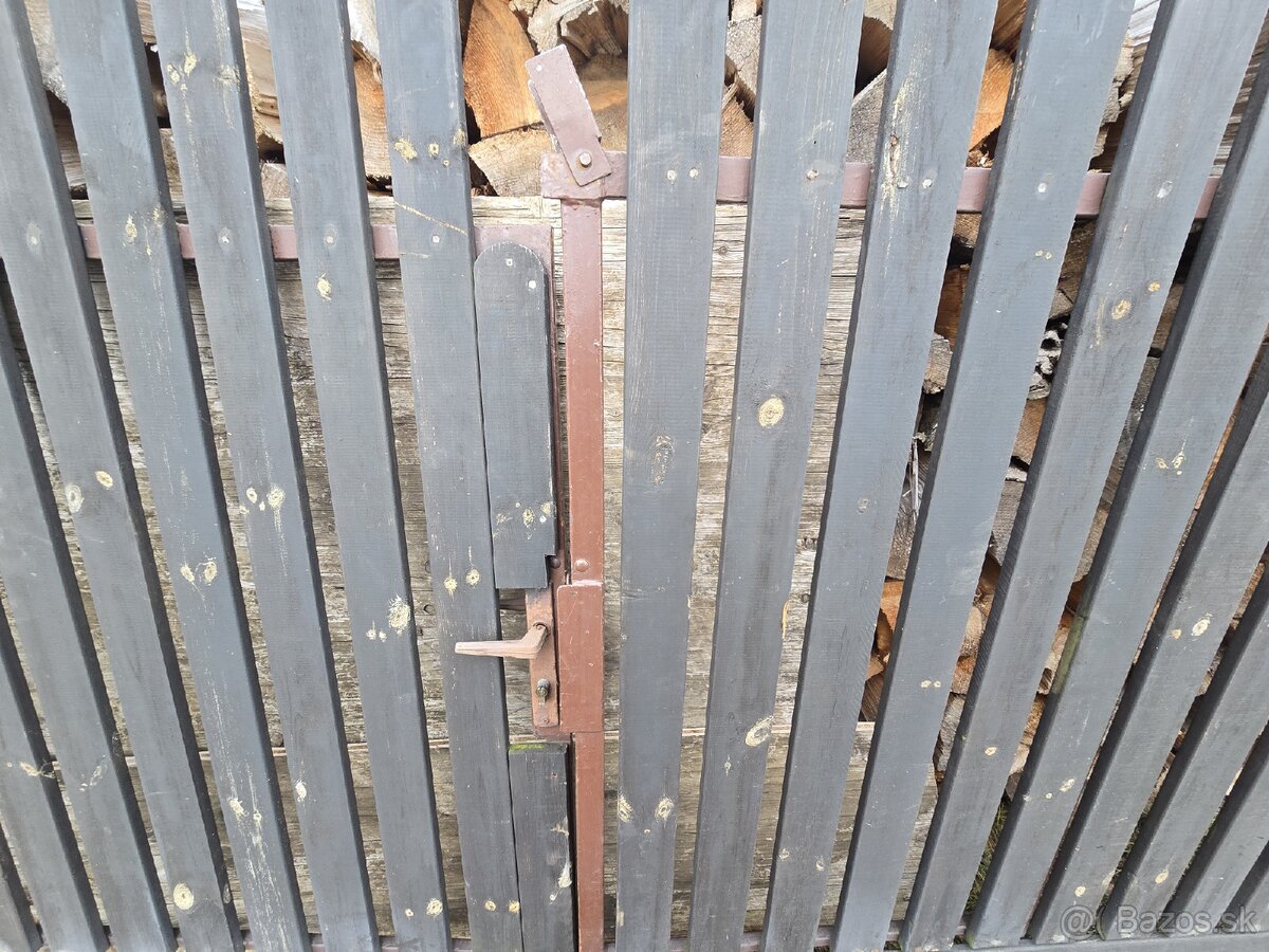 Dvojkridlova brana a branicka. - 3