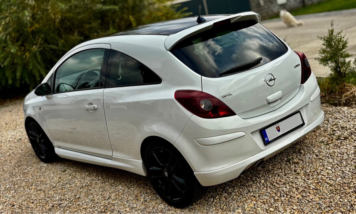 Opel Corsa 1.4 Benzín 2009 - 3