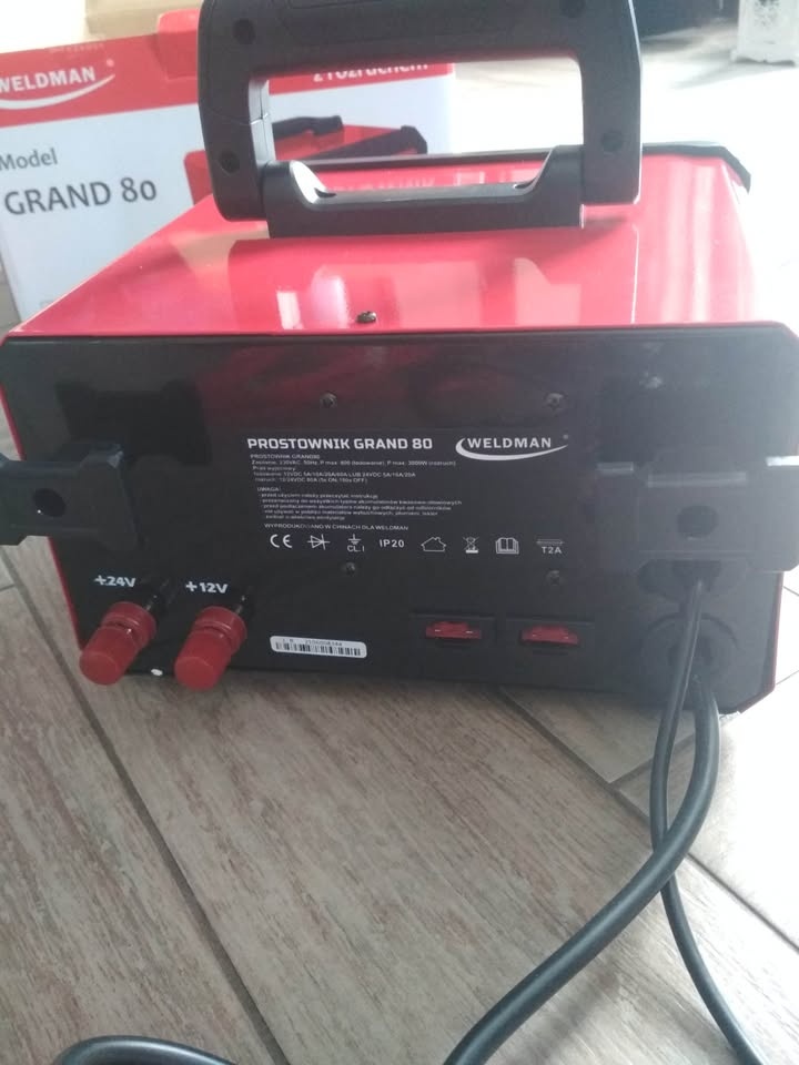 Nabíjačka autobatérií so štartom a diagnostikou Weldman nová - 3