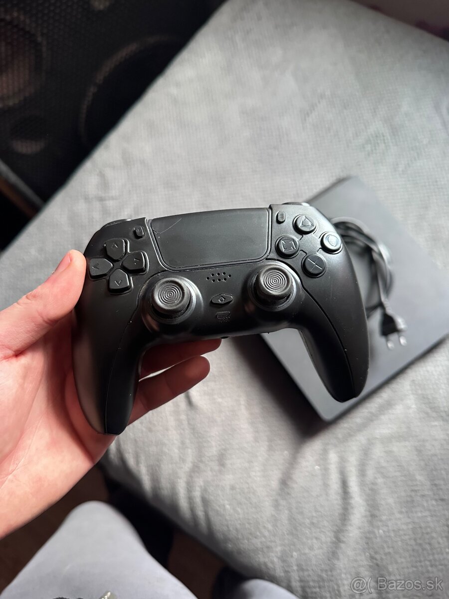 Playstation 4 500GB slim - 3