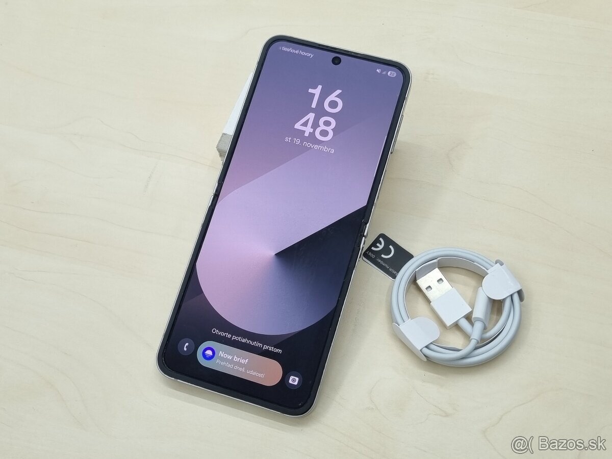 Samsung Galaxy Z Flip6 512GB, Silver - 3