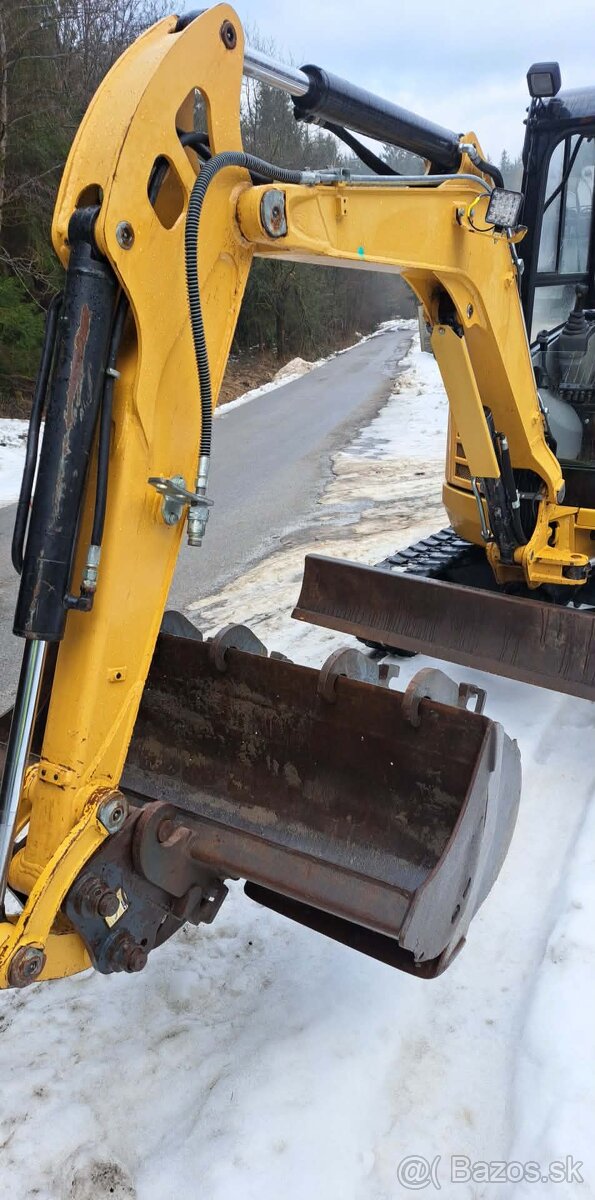Na predaj CAT 302.7D - spoľahlivý pomocník - 3
