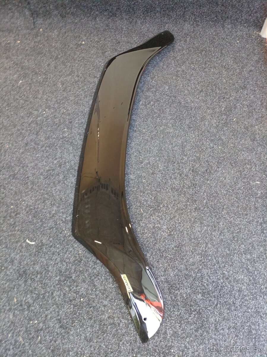 Deflektor prednej kapoty - 3