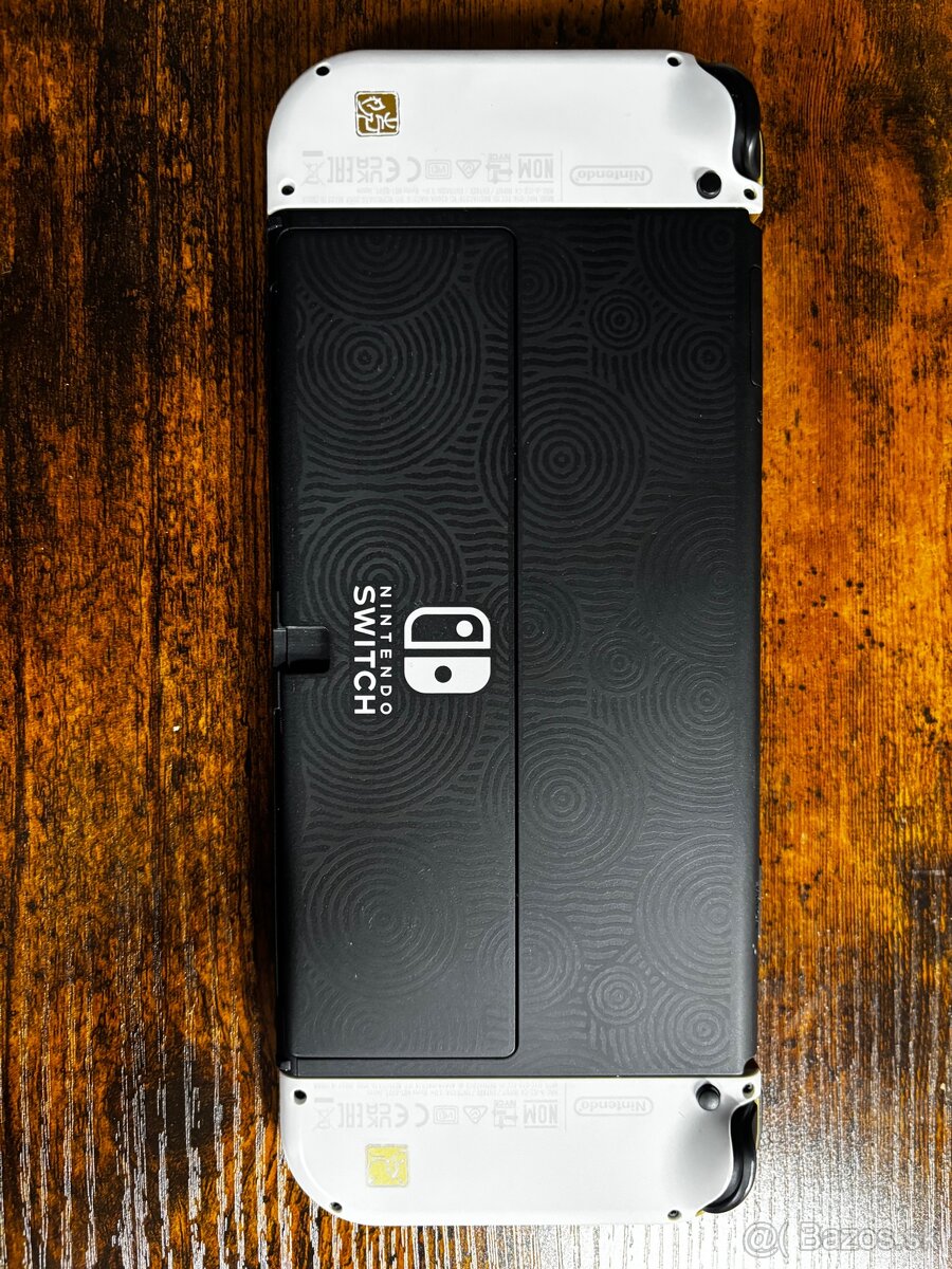 Nintendo Switch OLED The Legend of Zelda Edition - 3