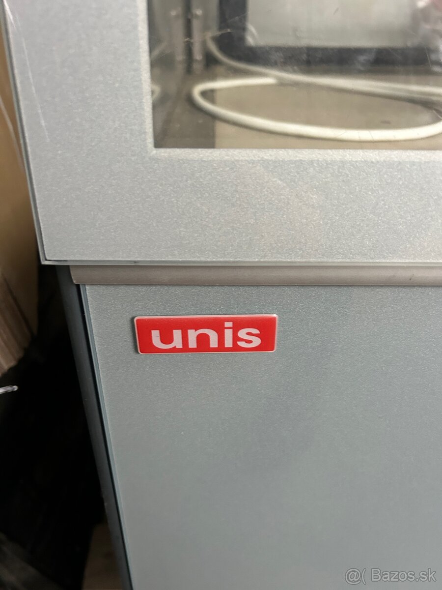 Chladiaca cukrárska vitrína - 3