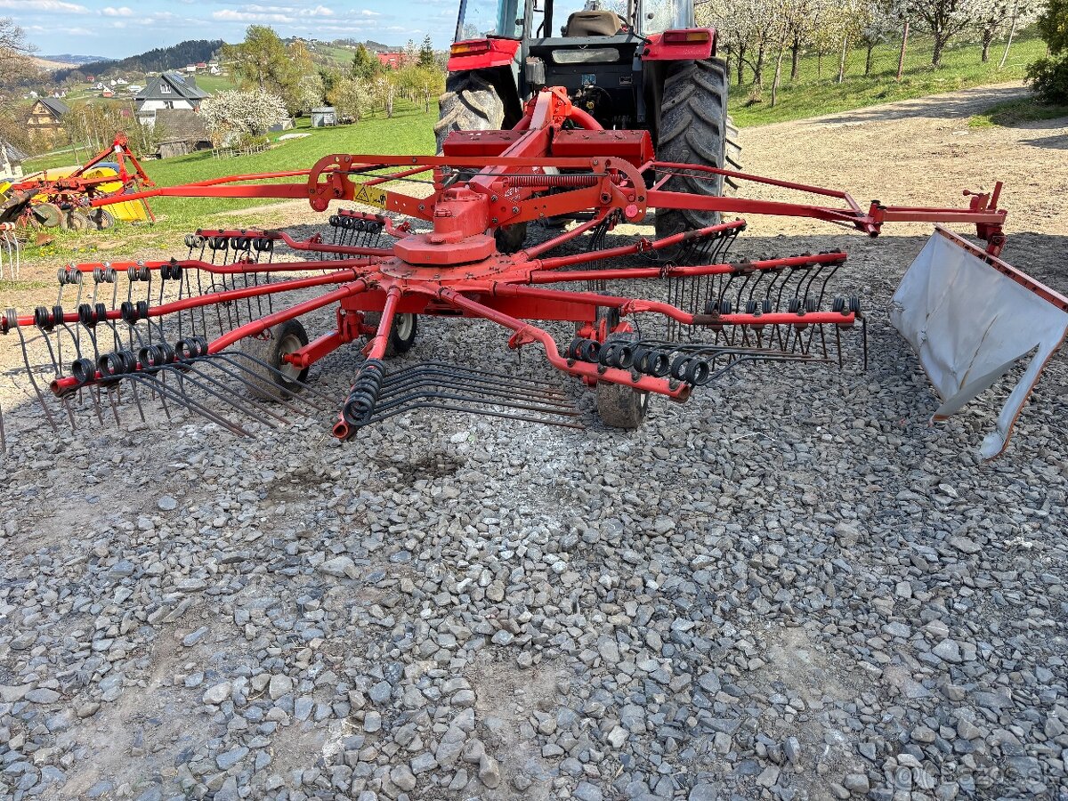 Kuhn hrable na seno - 3