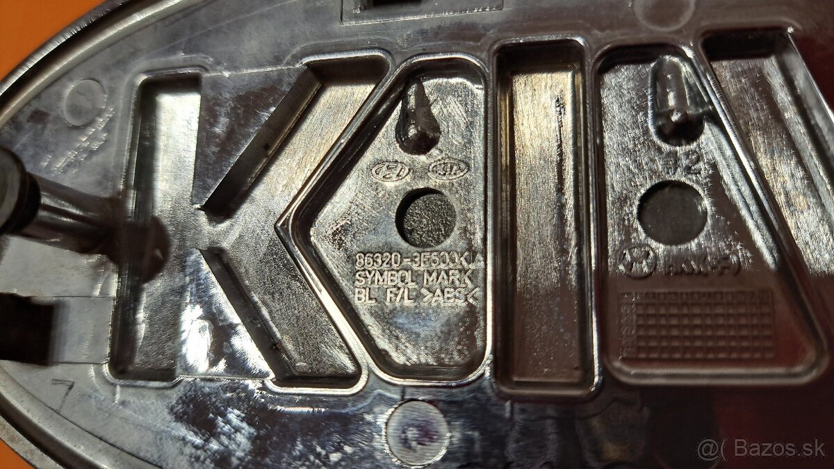 ZNAK KIA - 3