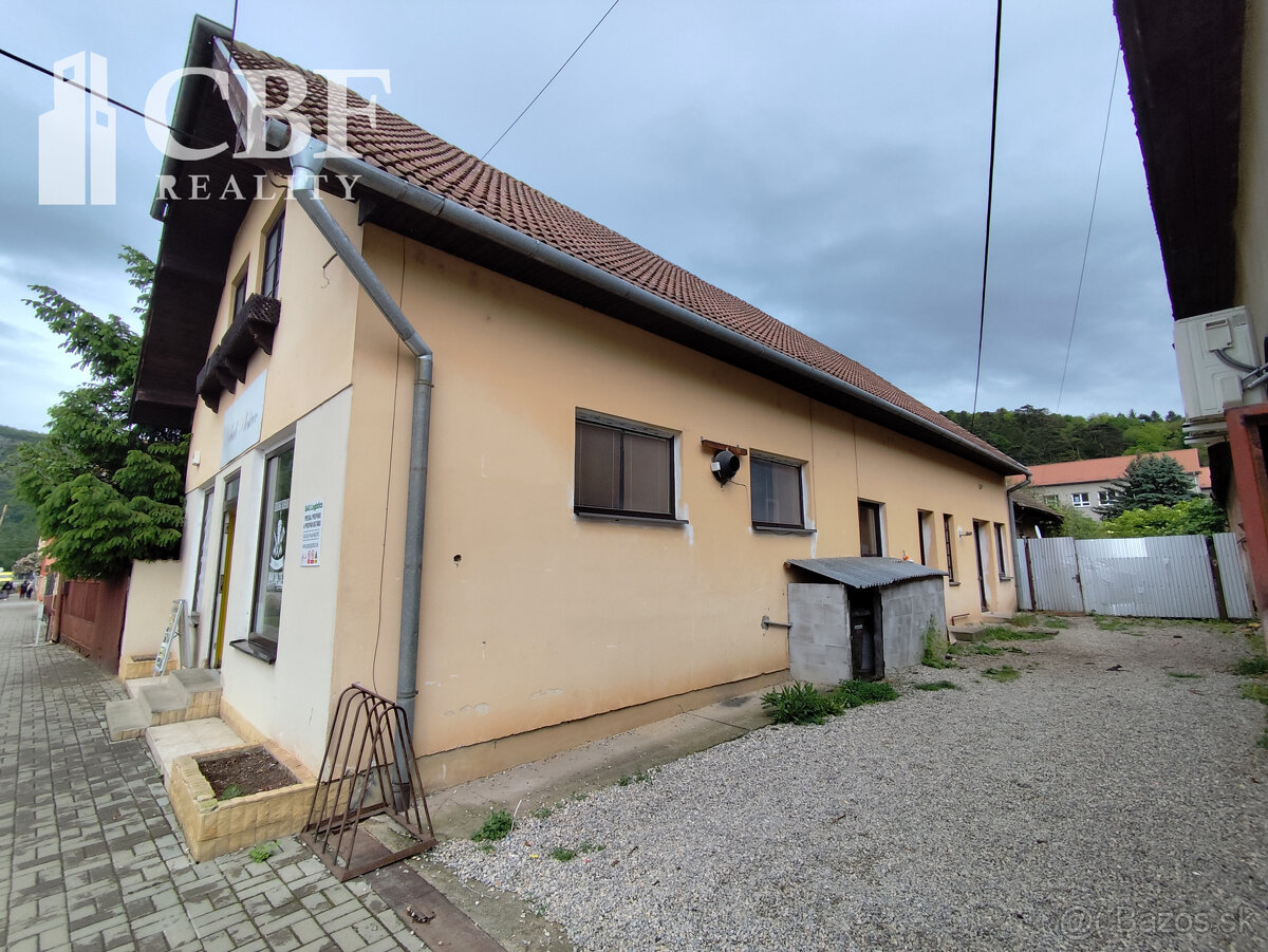 Dom v centre Plešivca na predaj - 3