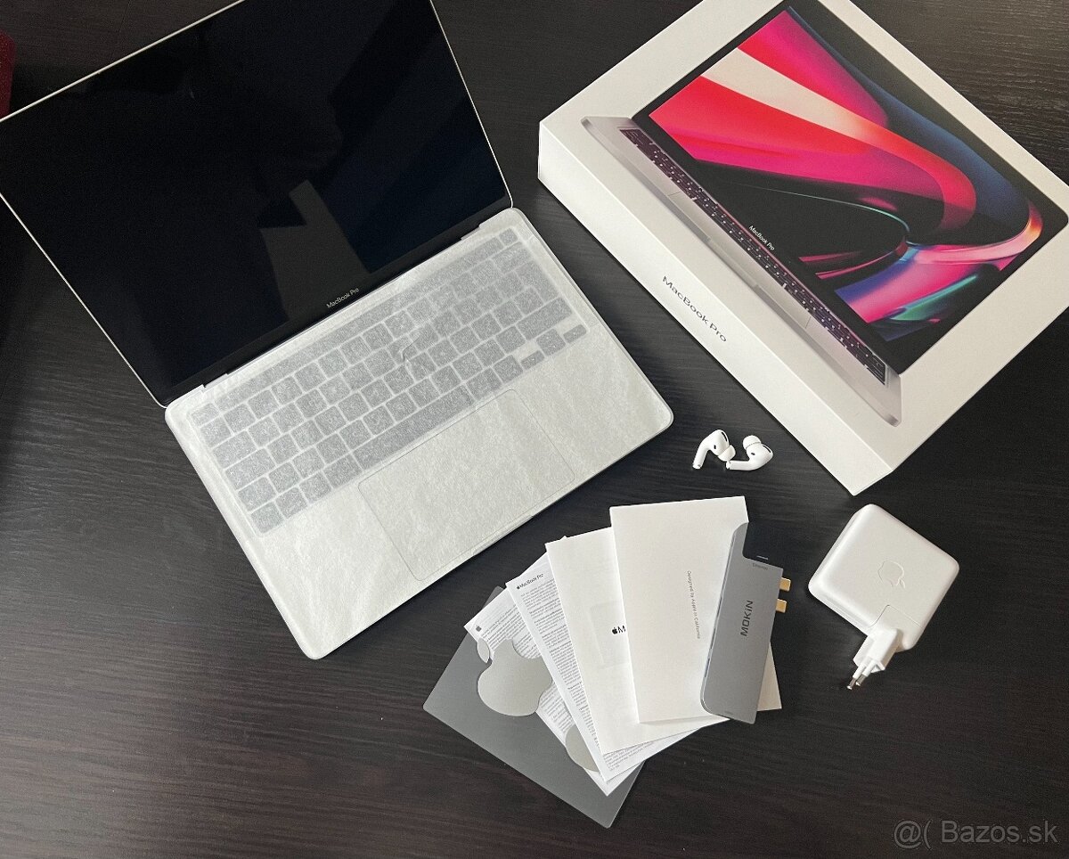  MacBook Pro 13" M2 - 3
