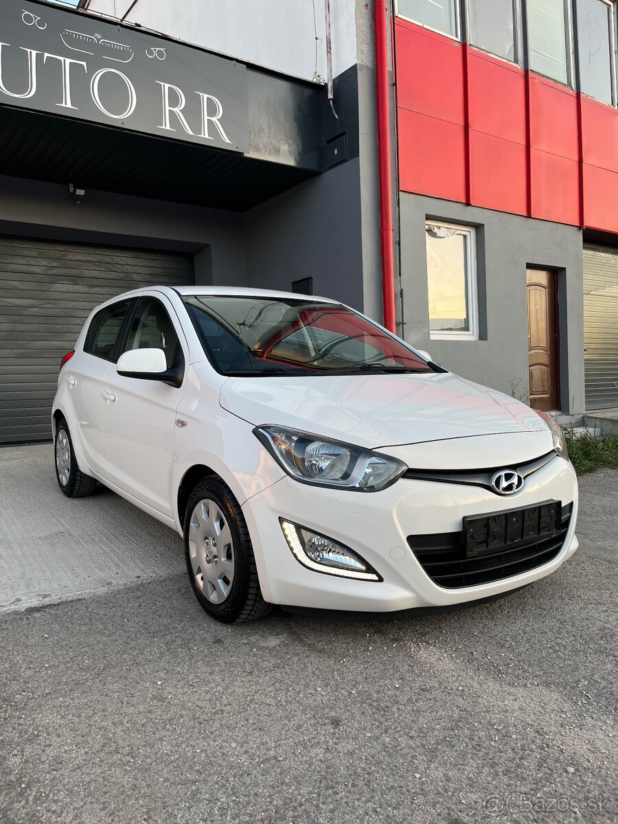 Hyundai i20 1.3 Benzin = Navi, r.v 2013, 96623km, Top Stav = - 3