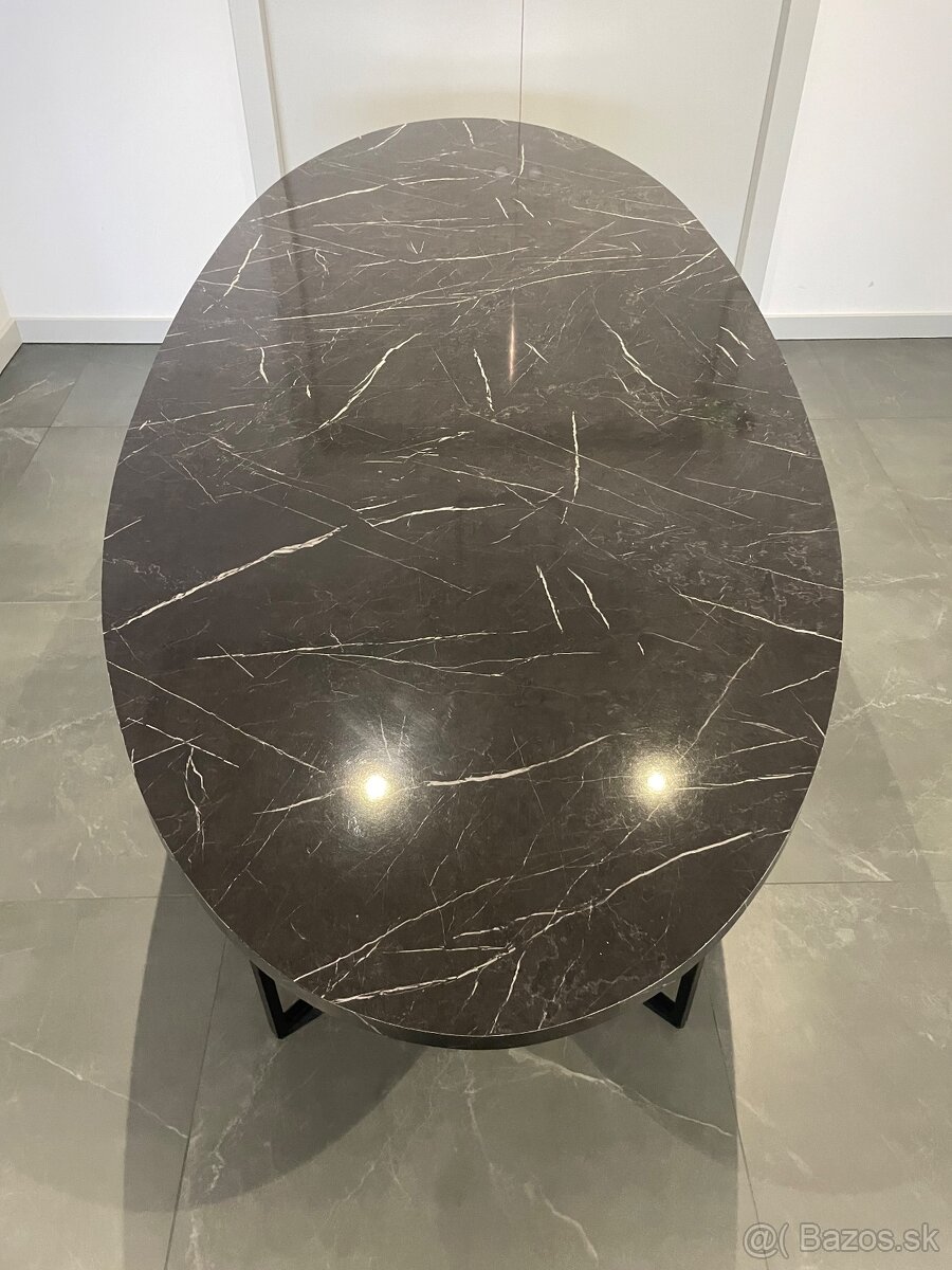 Jedálenský stôl - 3