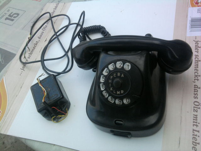 Staré československé "Telefóny po drôte" TESLA - 3