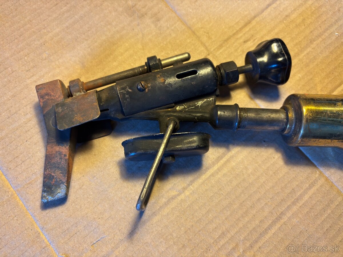 BENZÍNOVÁ LETOVAČKA - 3