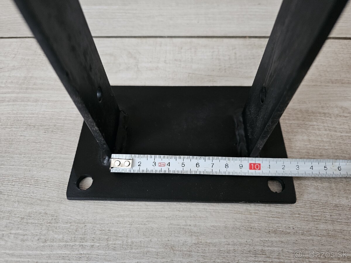 Kovanie na altánok, plot - 3