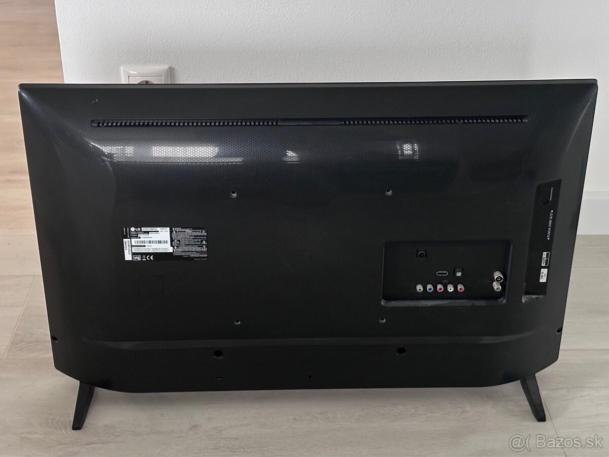 LG 32 TV + Chromecast - 3