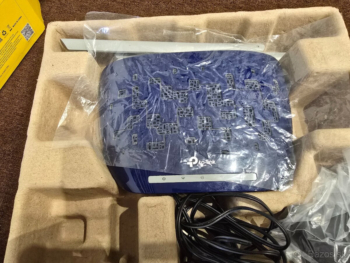 TP Link wifi router 25e - 3