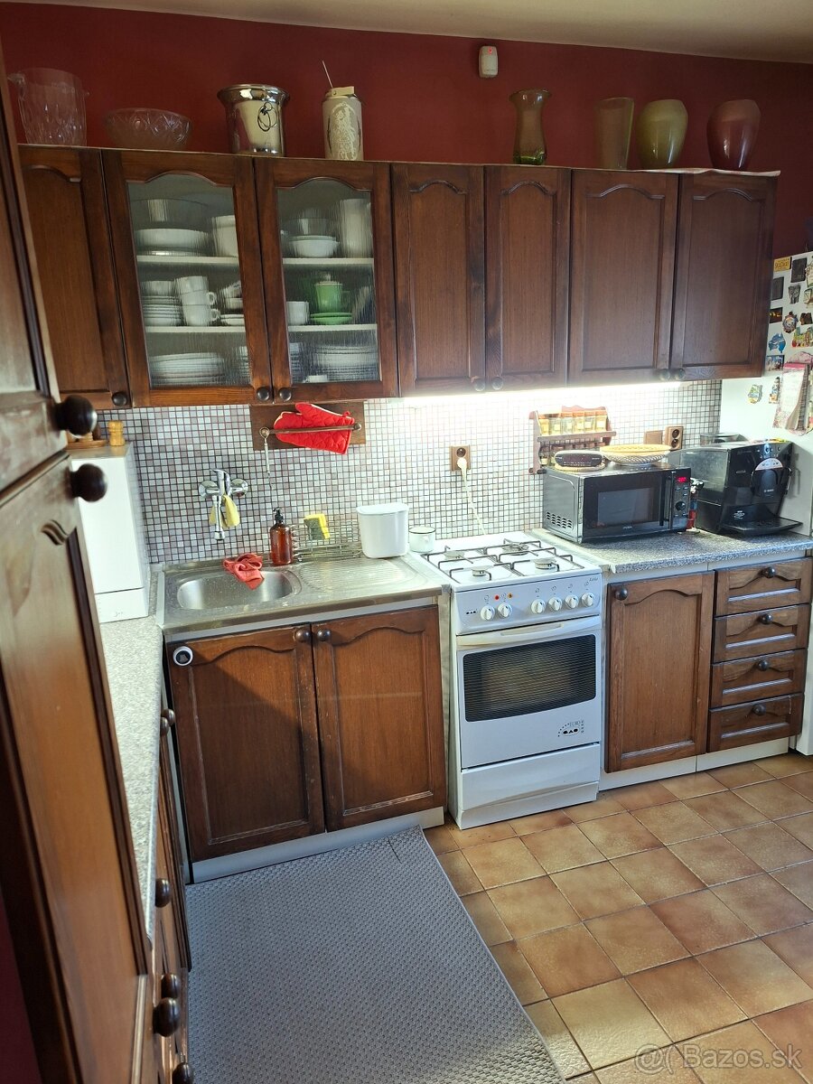 Kuchynská linka. - 3