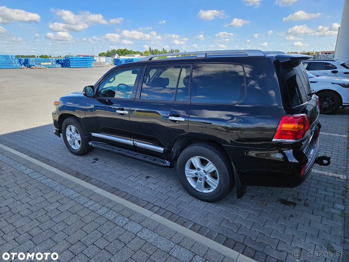 Land Cruiser 4.6 GXR 2013r