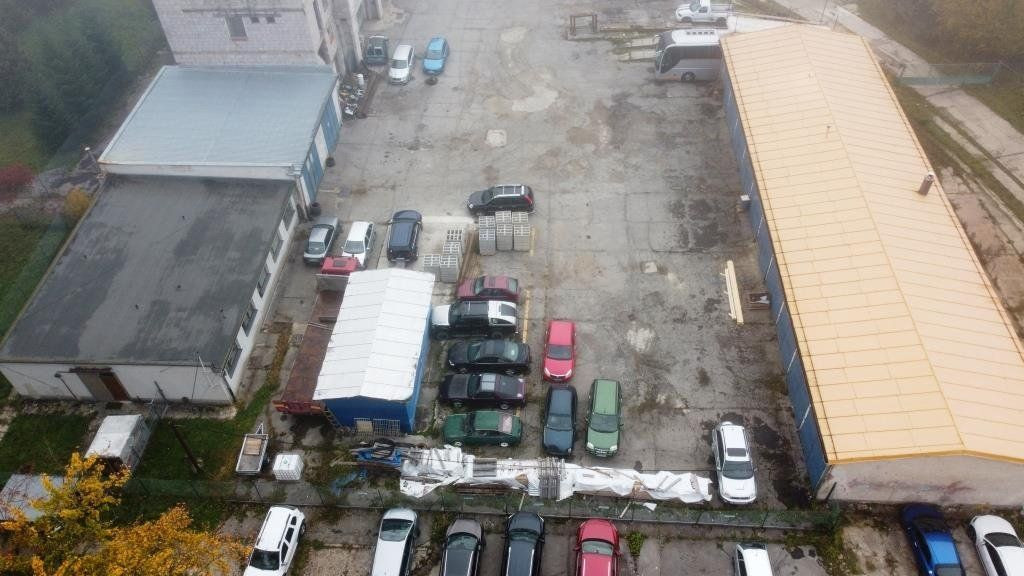 Priemyselný areál s garážami a administratívnym zázemím - 3