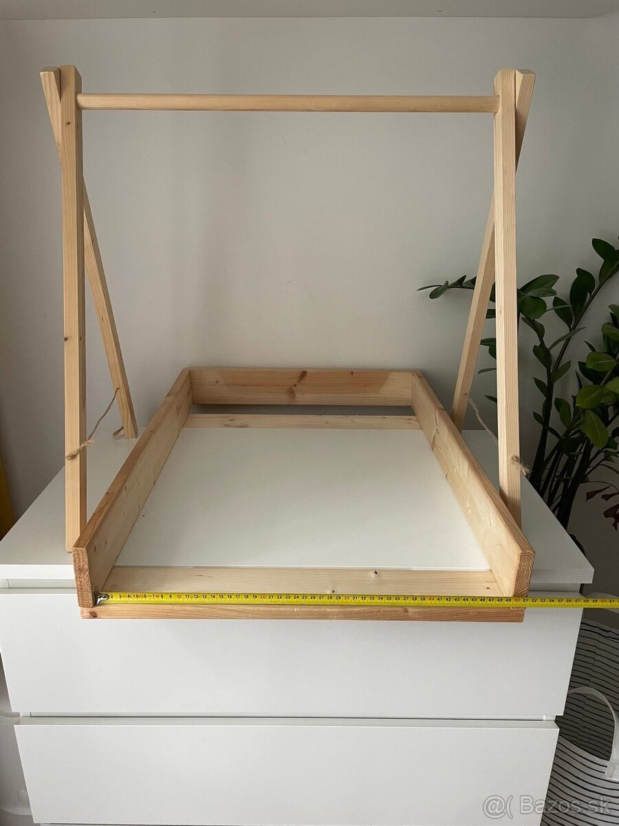 Prebaľovací pult s hrazdičkou - 3