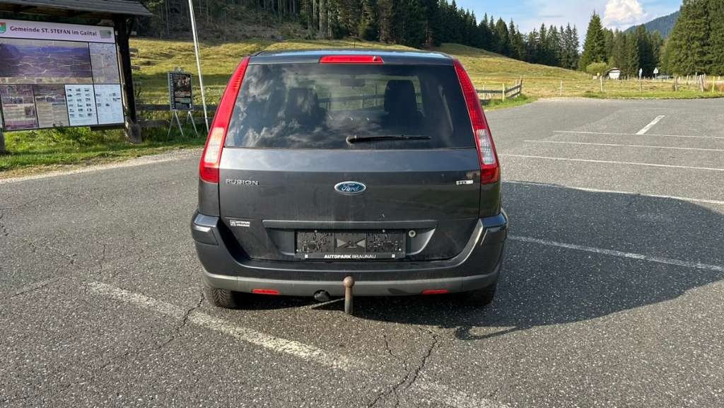 ford fusion 1.4tdci 2006 čierna farba - 3