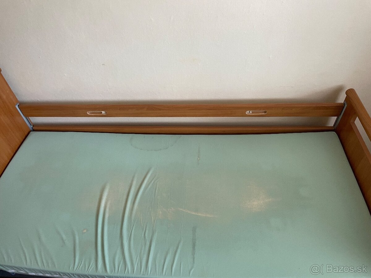 Polohovatelna zdravotnicka postel - 3