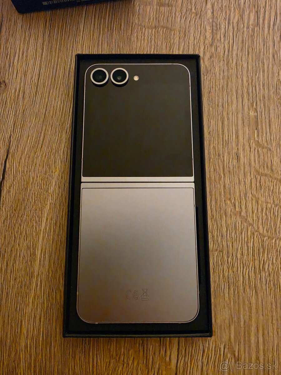 Samsung Galaxy Z Flip 6 - 3