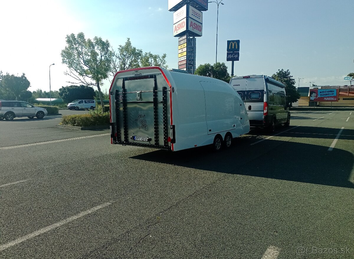 speciální krytý sklopný přepravník na auta , motocyklu t